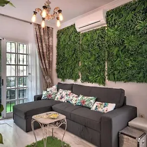 https://encantador-apartamento-con-vistas-al-mar.es-andalucia.com